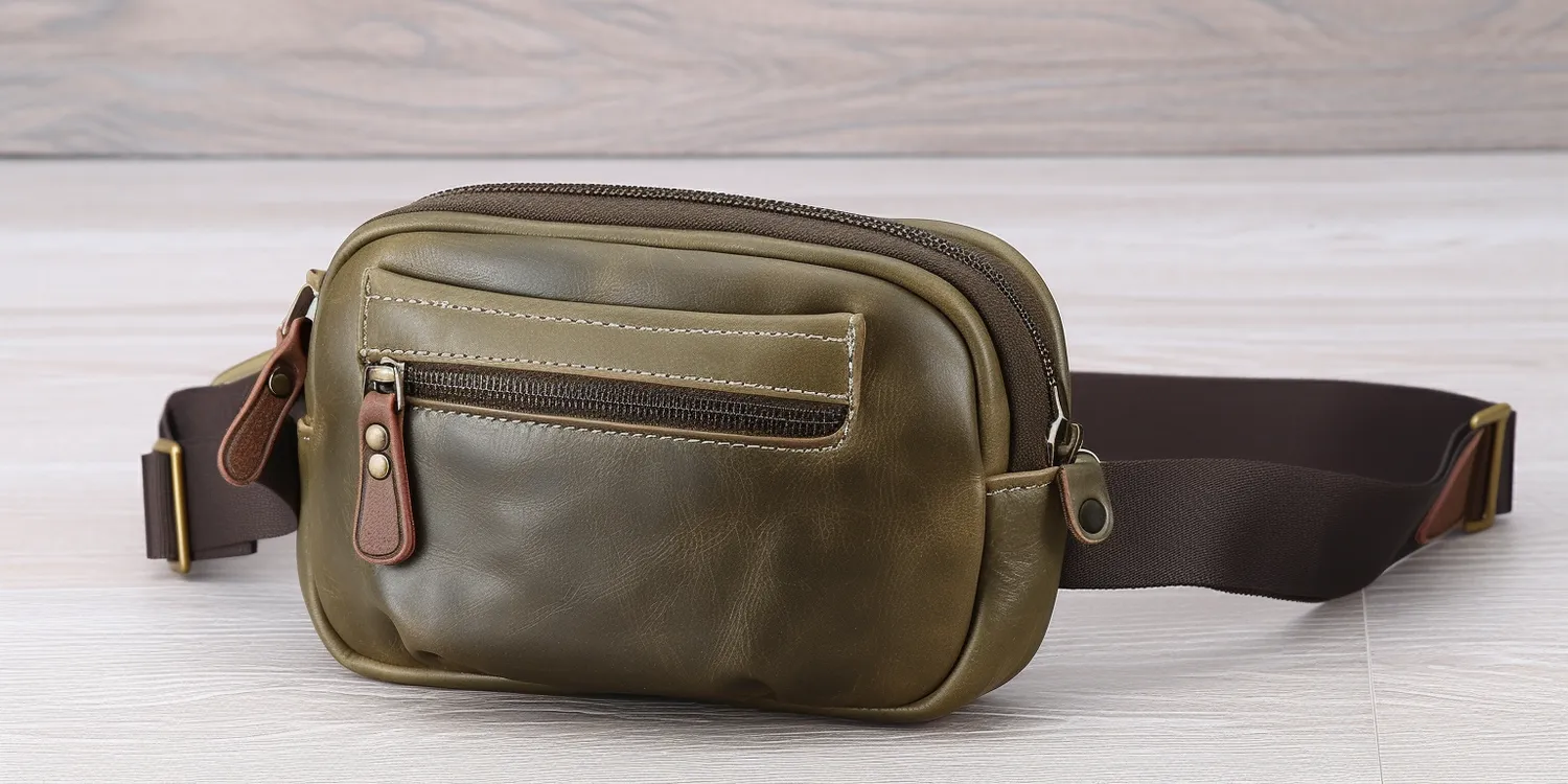 Torebka nerka na szerokim pasku